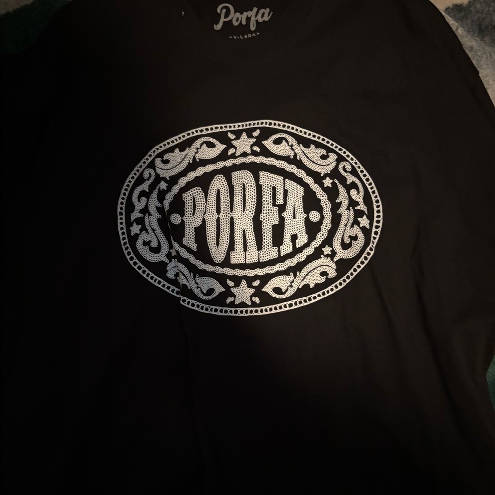 Porfa Black Graphic T-Shirt